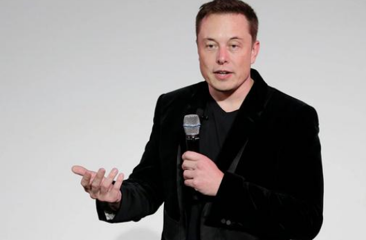 马斯克回应粉丝吐槽