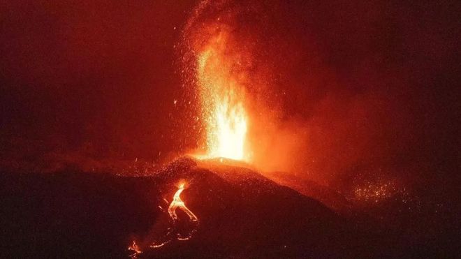 爆发了！沪指创4年最佳！三大指数集体大涨超4%