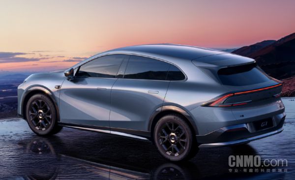 雷军感谢何小鹏下单小米YU7 并预祝小鹏G7发布会成功